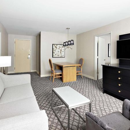 Doubletree Suites By Hilton Charlotte/Southpark Екстериор снимка